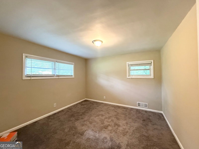 Photo 5 of 2755 Rockcliff Road SE