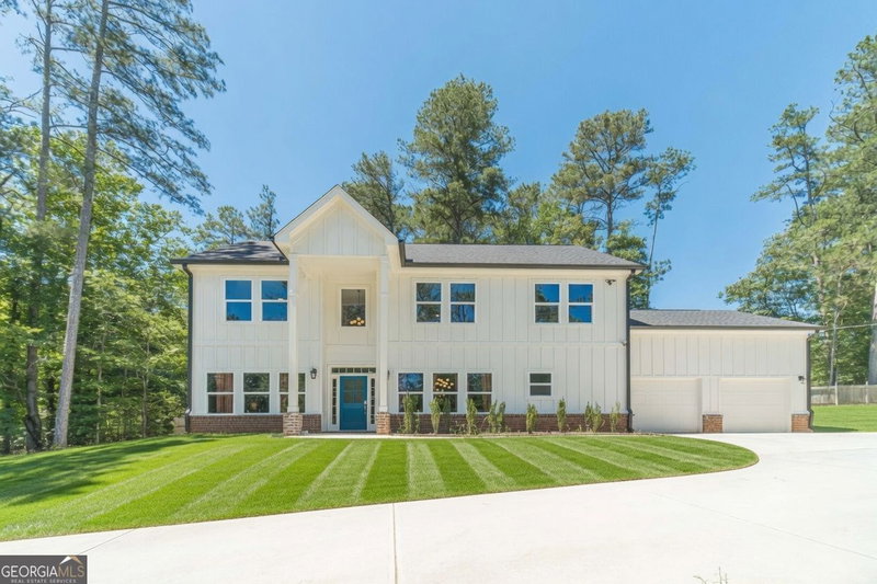 2921 Lee Road SW