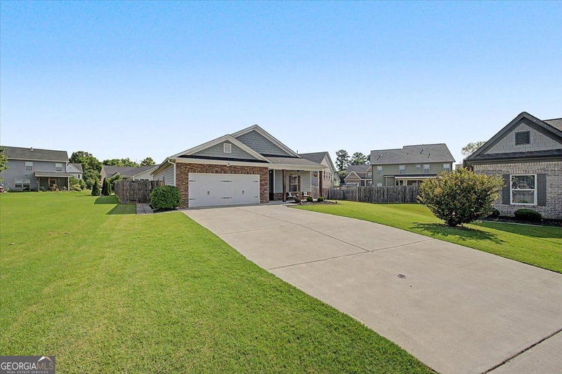 Photo 4 of 13 Woodland Cove NW