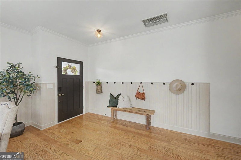 Photo 6 of 13 Woodland Cove NW