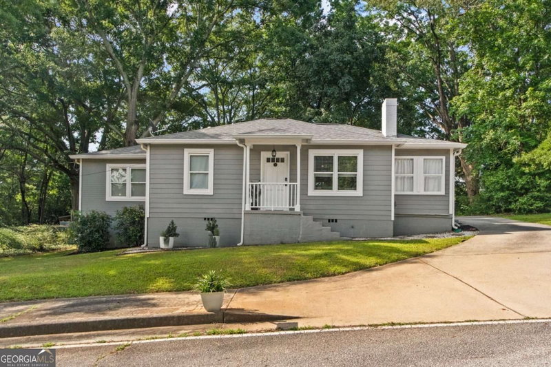 3465 Woodlawn Circle