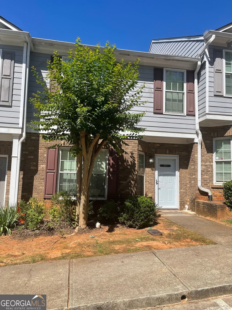4911 Walden Lake Square