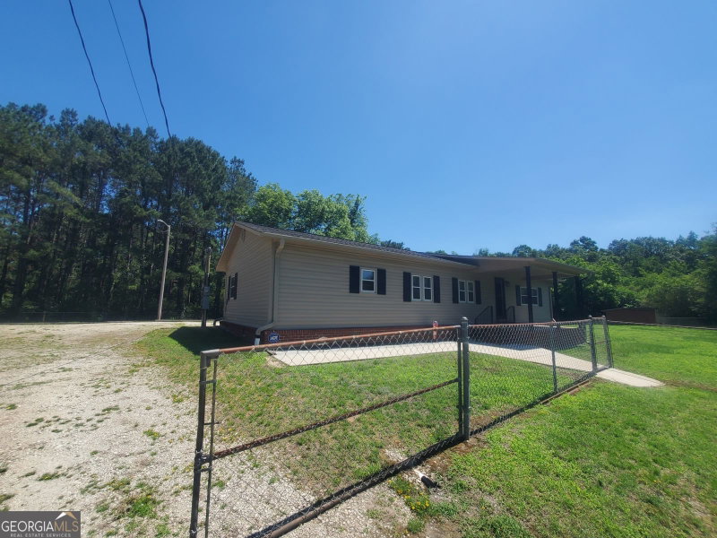 Photo 4 of 2021 Red Hill Road