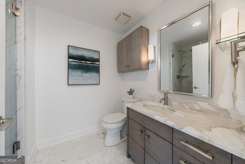 Photo 16 of 222 12th Street NE #806