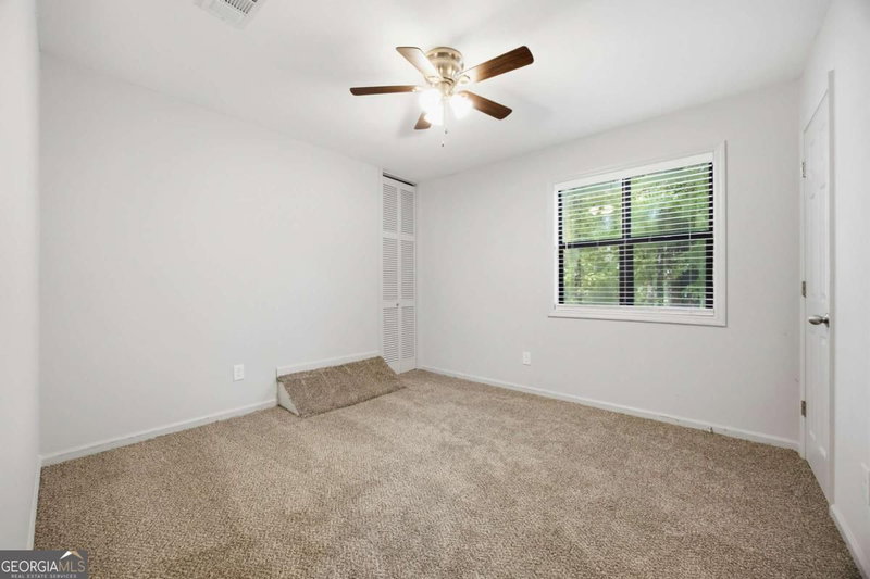 Photo 11 of 490 Summerfield Drive
