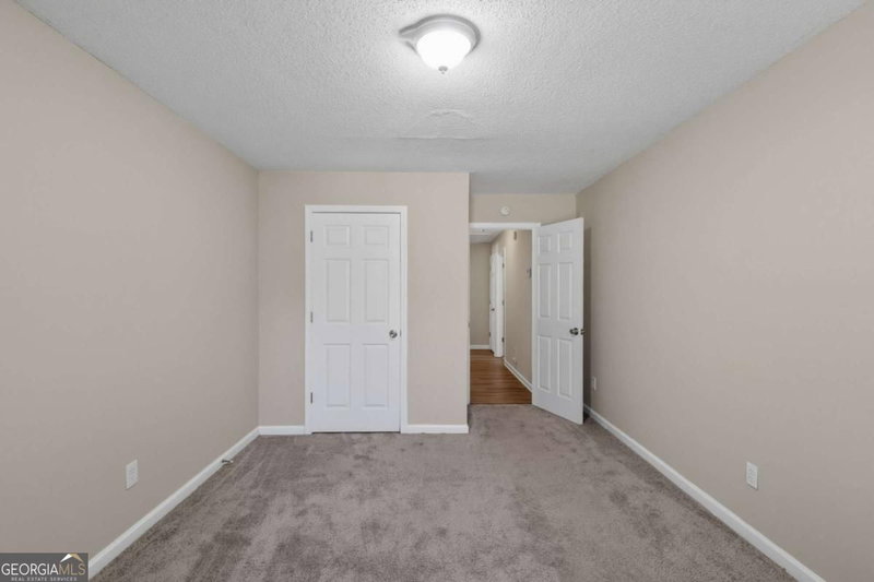 Photo 18 of 2795 Oxford Drive