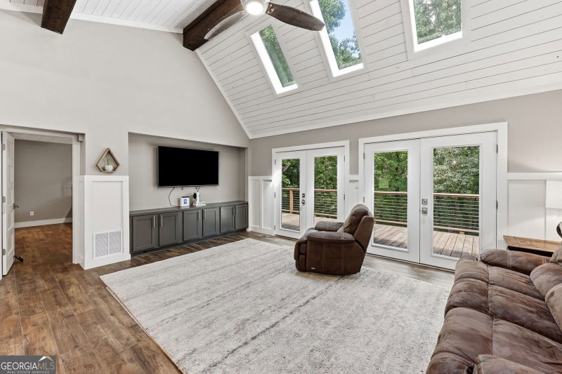 Photo 10 of 3721 Griffin Drive