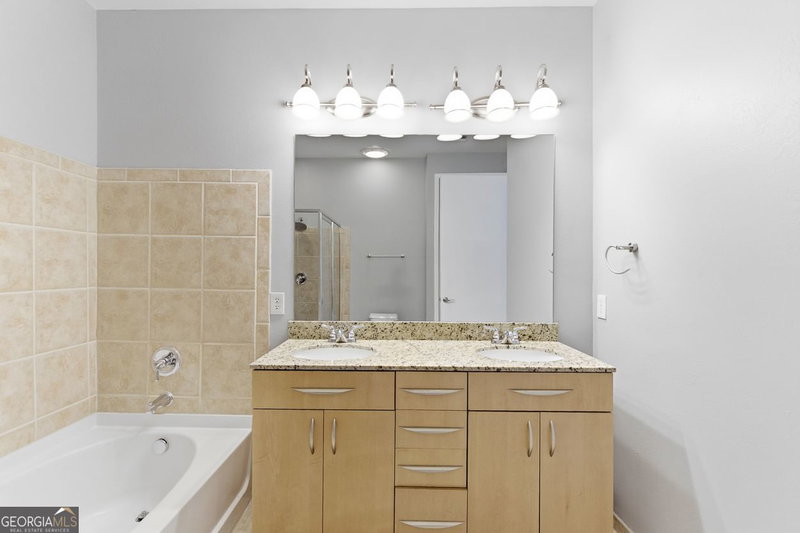 Photo 22 of 711 Cosmopolitan Drive NE #213