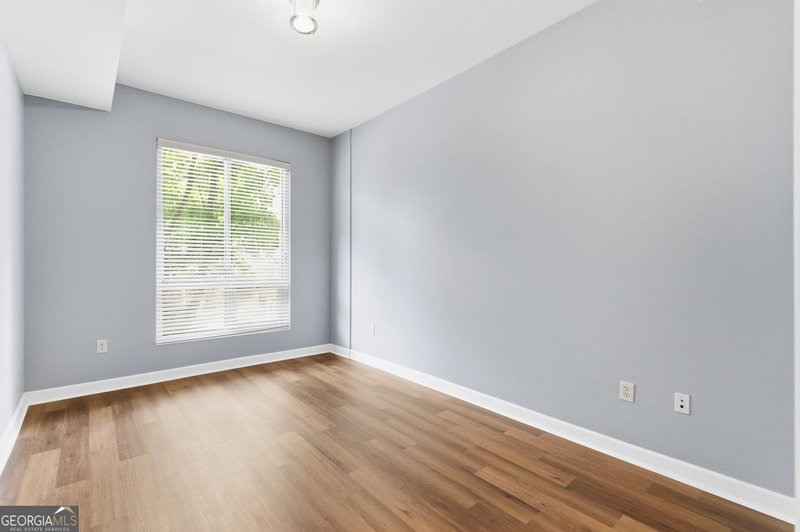 Photo 9 of 711 Cosmopolitan Drive NE #213