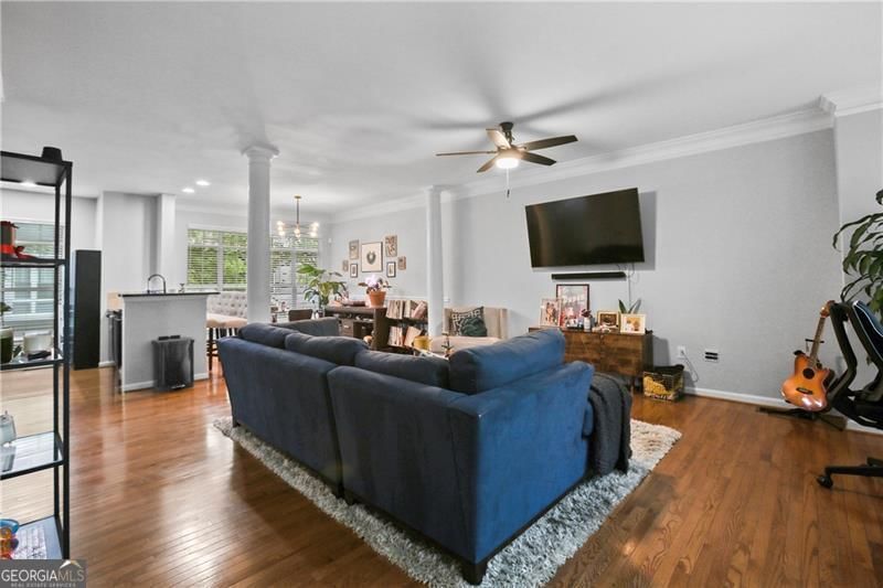 Photo 14 of 1112 Park Row S