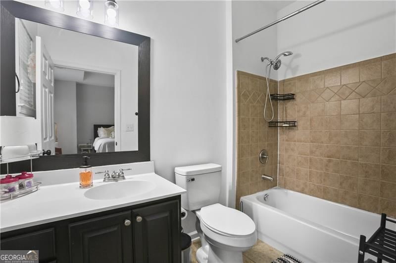 Photo 20 of 1112 Park Row S