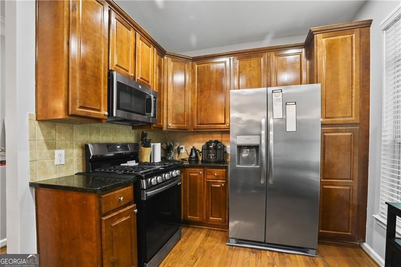 Photo 7 of 1112 Park Row S