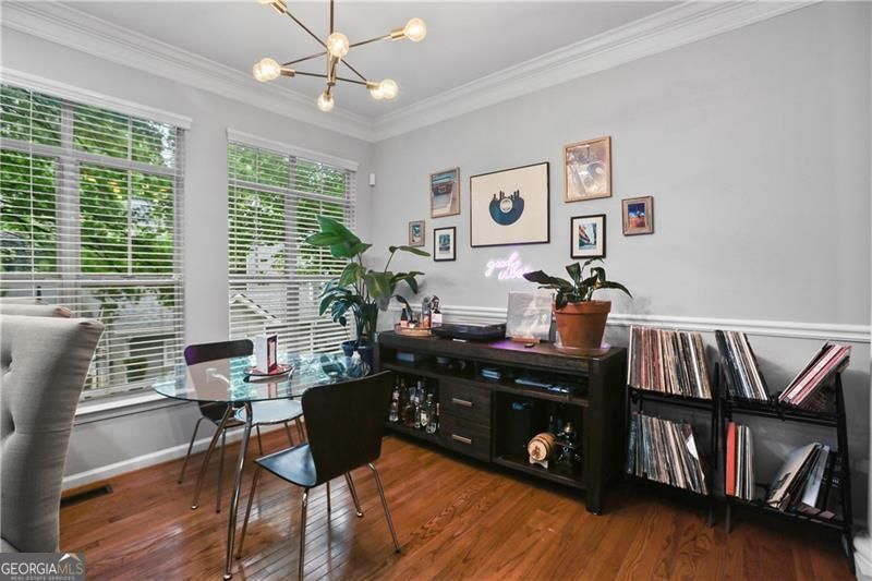 Photo 10 of 1112 Park Row S