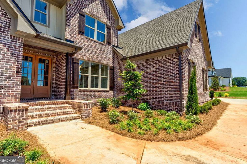 Photo 2 of 2262 Malcom Estates Drive