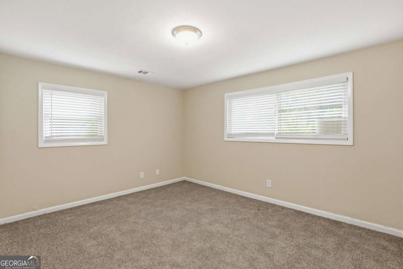 Photo 18 of 310 Flagstone Drive SW