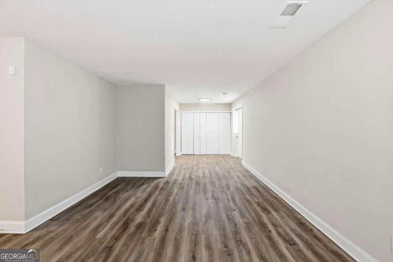 Photo 7 of 310 Flagstone Drive SW
