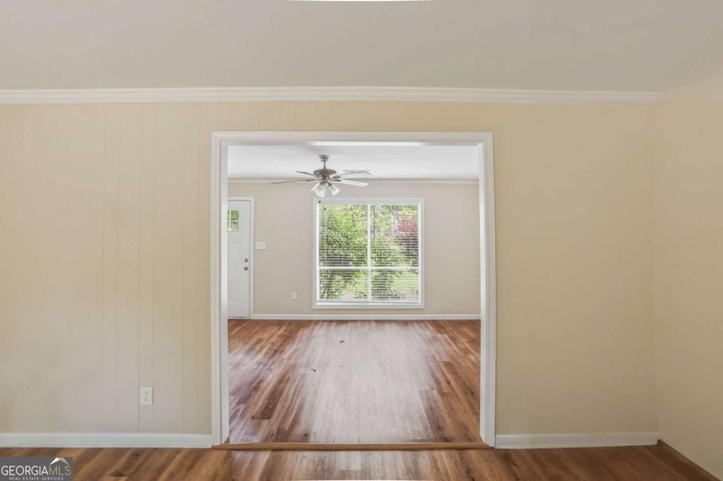 Photo 7 of 3578 Sherbrooke Way SW
