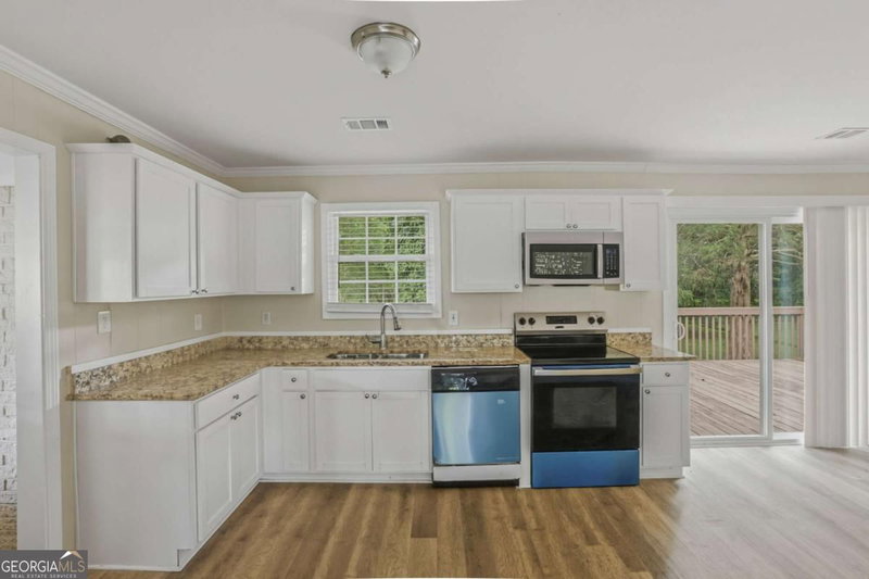 Photo 11 of 3578 Sherbrooke Way SW