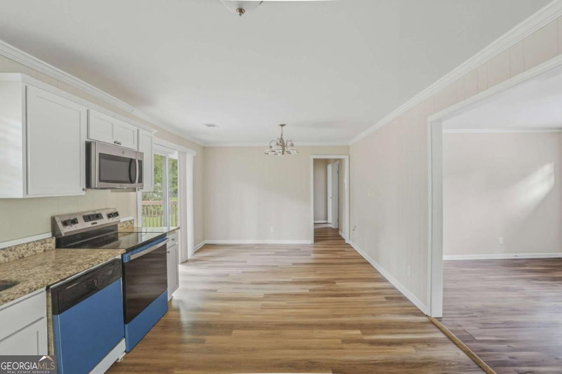 Photo 12 of 3578 Sherbrooke Way SW
