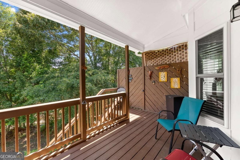 Photo 6 of 2105 Millgate Lane
