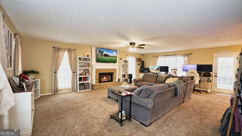 Photo 7 of 1049 Fieldstone Drive