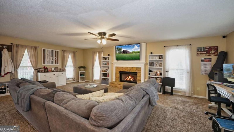 Photo 8 of 1049 Fieldstone Drive