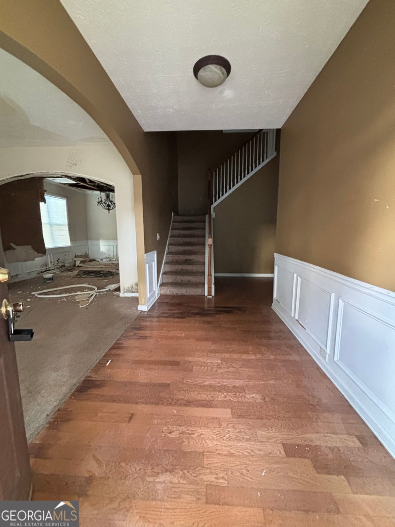 Photo 5 of 3112 Elmwood Court