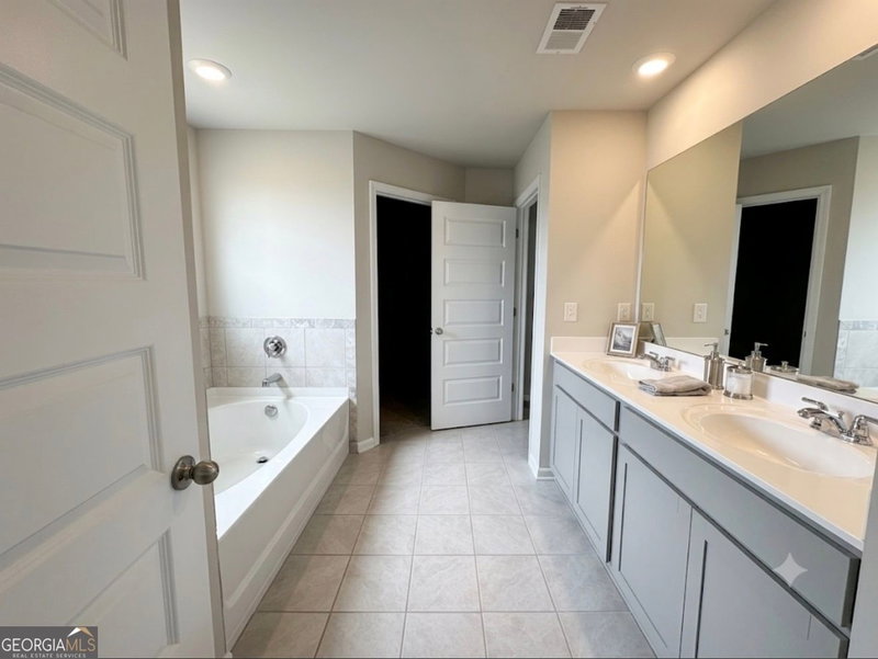 Photo 14 of 1493 Harlequin Way