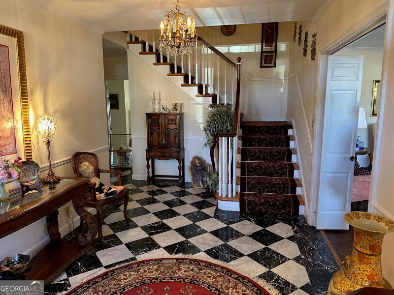 Photo 3 of 810 Stewart Avenue