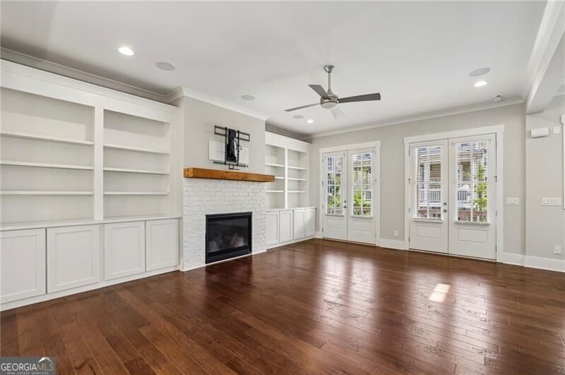 Photo 11 of 913 King Street NW
