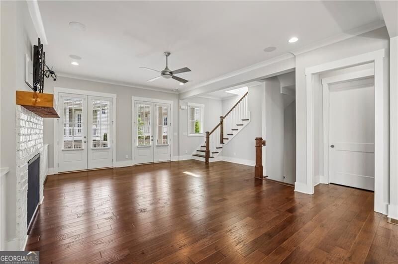 Photo 12 of 913 King Street NW