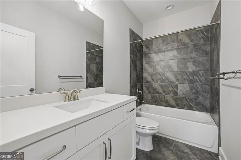 Photo 38 of 913 King Street NW