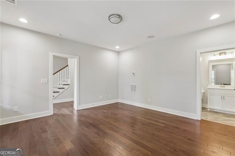 Photo 9 of 913 King Street NW