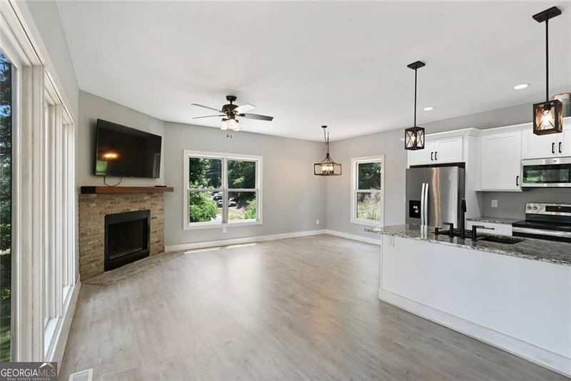Photo 11 of 2040 Ridge Road