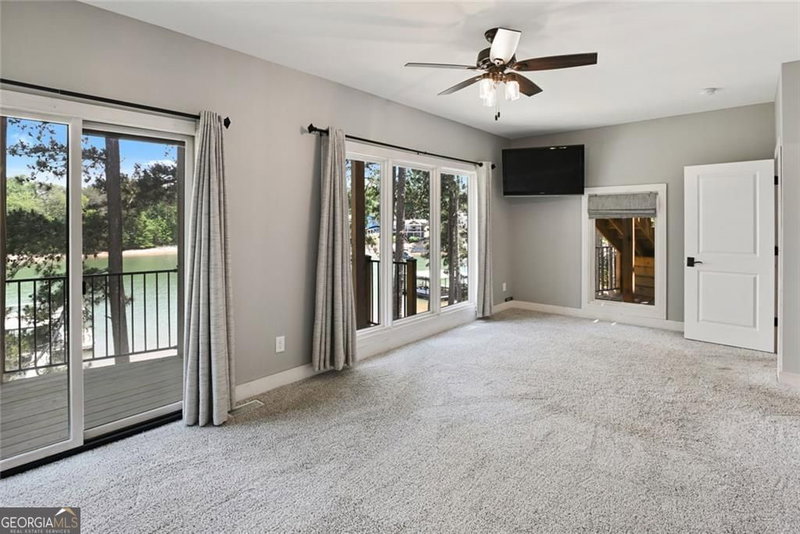 Photo 17 of 2040 Ridge Road