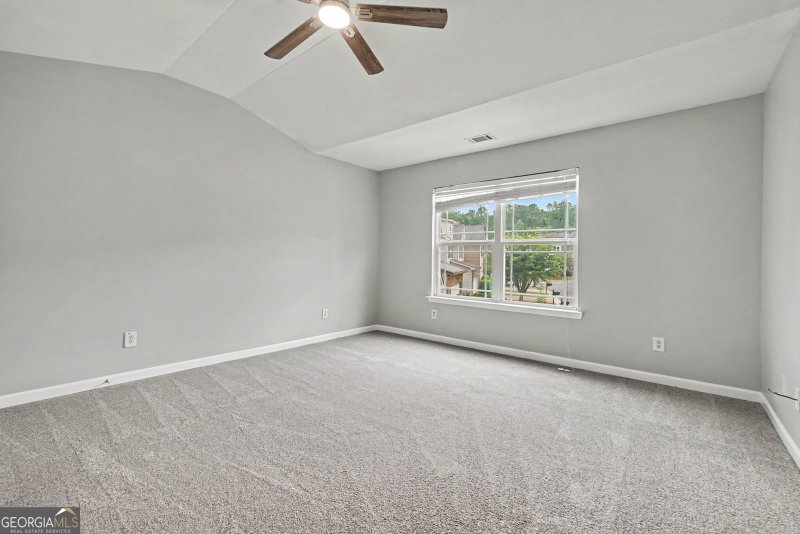 Photo 16 of 208 Ranier Court