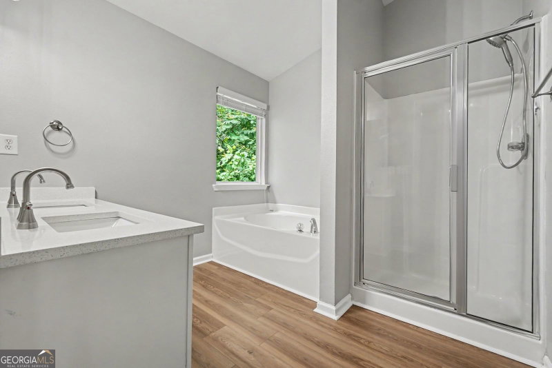 Photo 21 of 208 Ranier Court