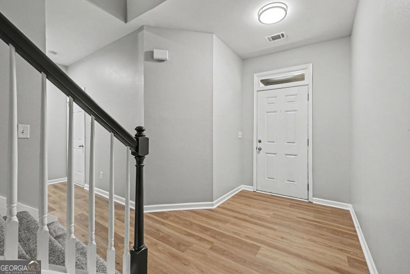 Photo 4 of 208 Ranier Court