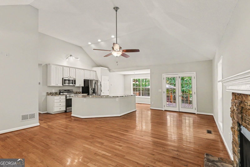 Photo 11 of 6186 Wayfarer Drive