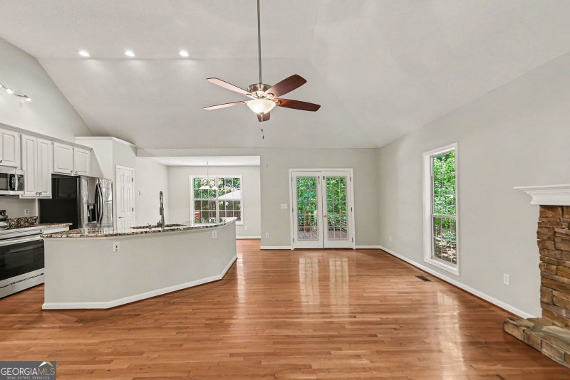 Photo 16 of 6186 Wayfarer Drive