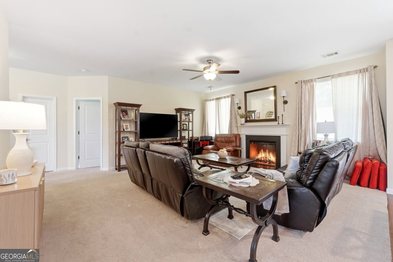 Photo 5 of 7048 Roselake Circle