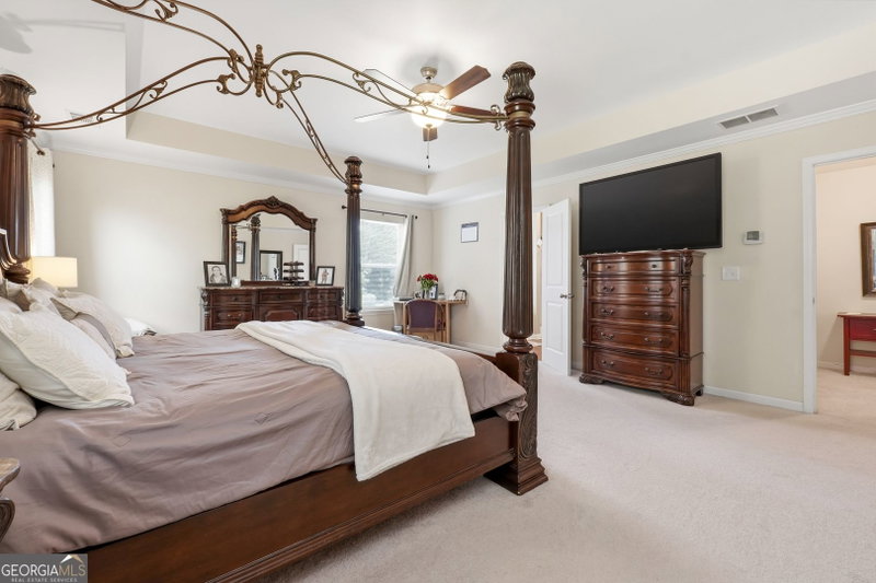 Photo 10 of 7048 Roselake Circle