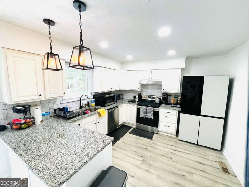 Photo 23 of 9006 Gatewood Drive