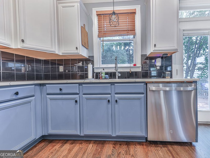 Photo 11 of 925 Rice Street NW