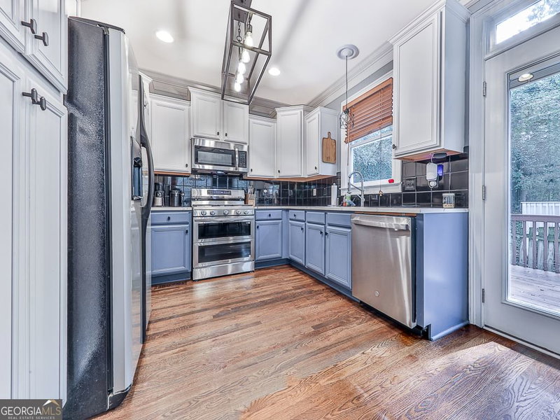 Photo 6 of 925 Rice Street NW