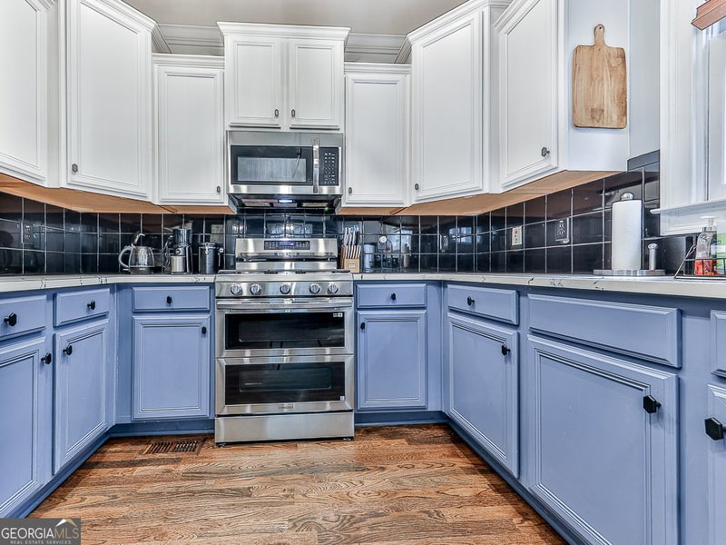 Photo 10 of 925 Rice Street NW
