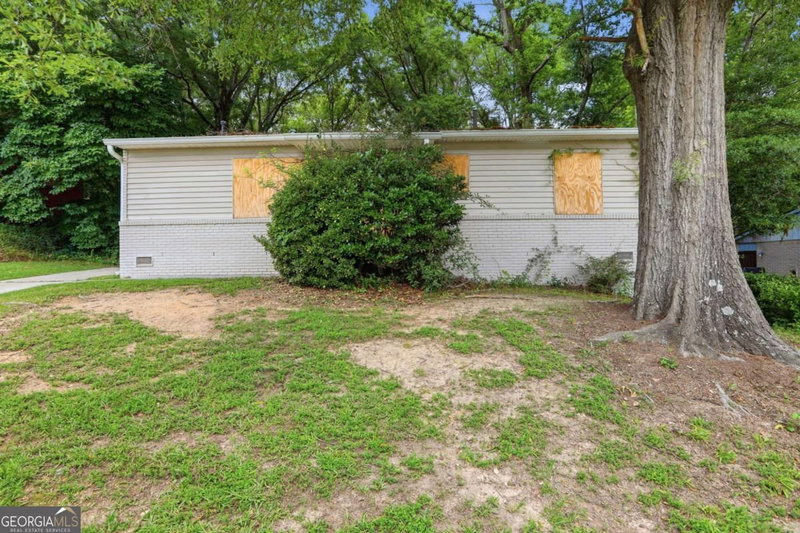 312 Fairburn Road NW