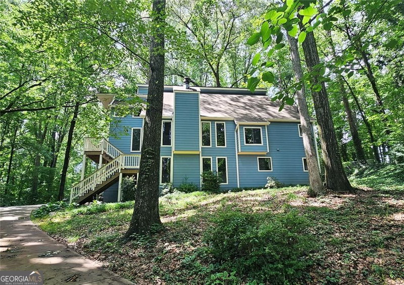 Photo 2 of 495 Nottingham Drive