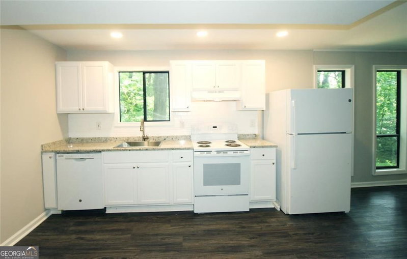 Photo 6 of 495 Nottingham Drive