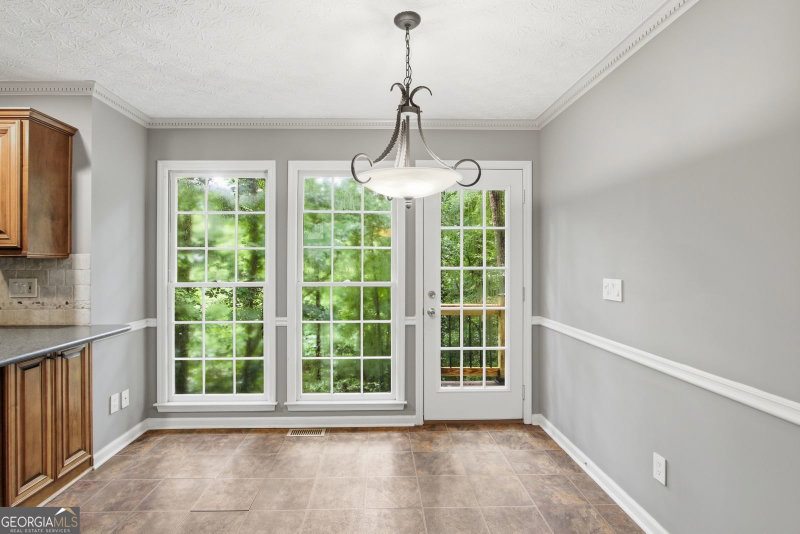 Photo 12 of 4822 Thornwood Drive NW